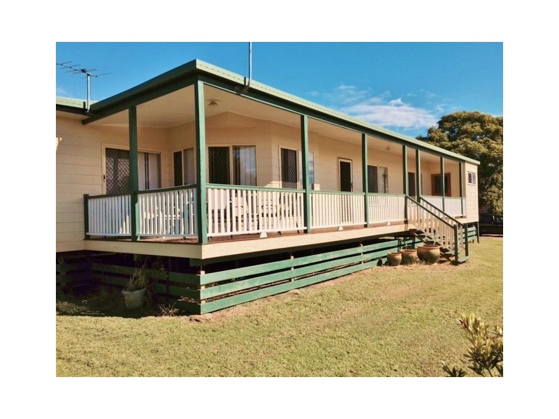 94 Robert Street, Surat QLD 4417