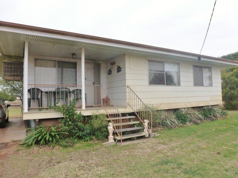 67 Alexander Street, Surat QLD 4417
