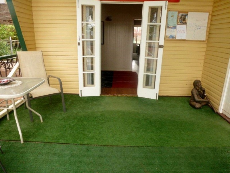 42 William Street, Surat QLD 4417