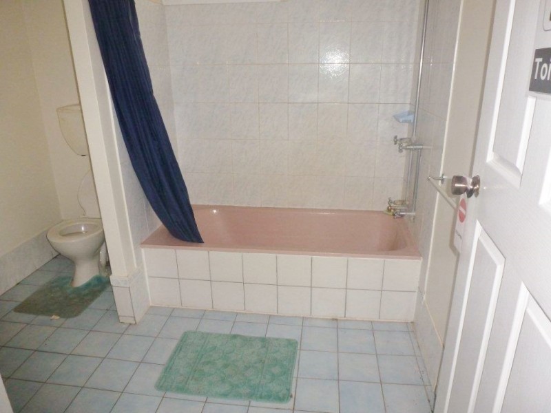 42 William Street, Surat QLD 4417