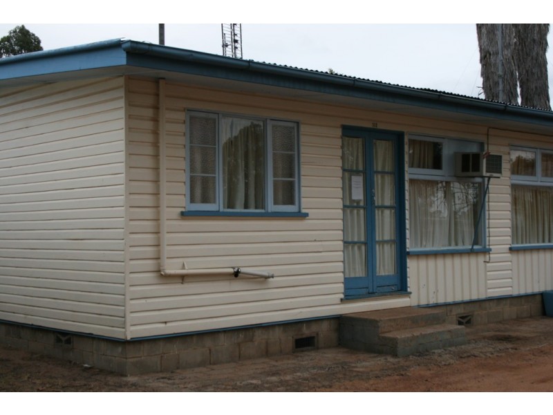 2/15 Eleanor Street, Miles QLD 4415