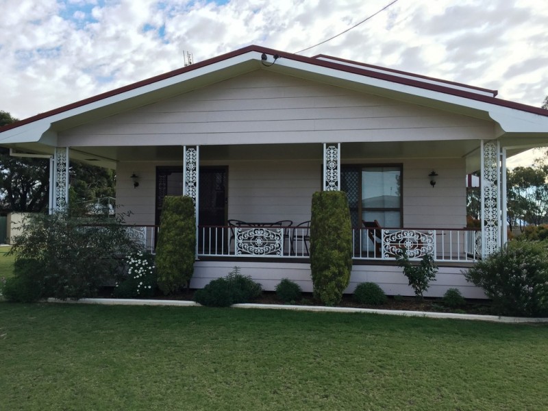 2 Wilkes Street, Dalby QLD 4405