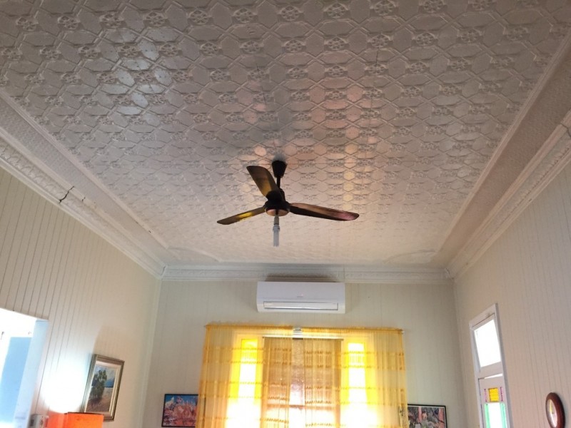 10 Robinson Street, Warra QLD 4411