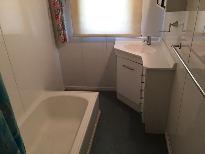 10 Robinson Street, Warra QLD 4411