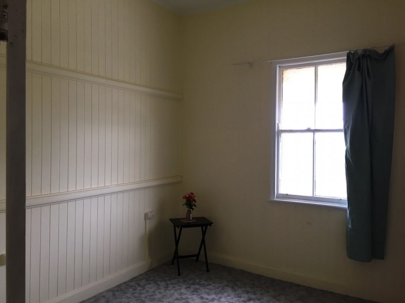 10 Robinson Street, Warra QLD 4411