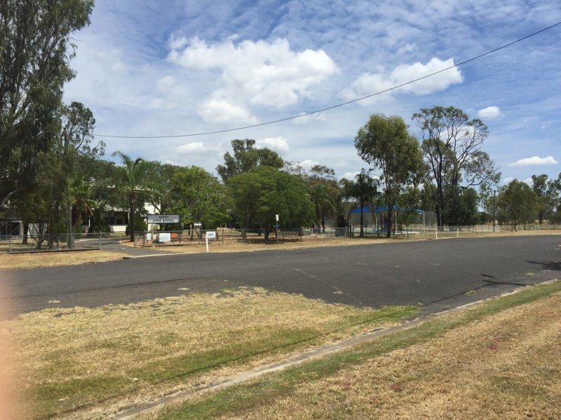 10 Robinson Street, Warra QLD 4411