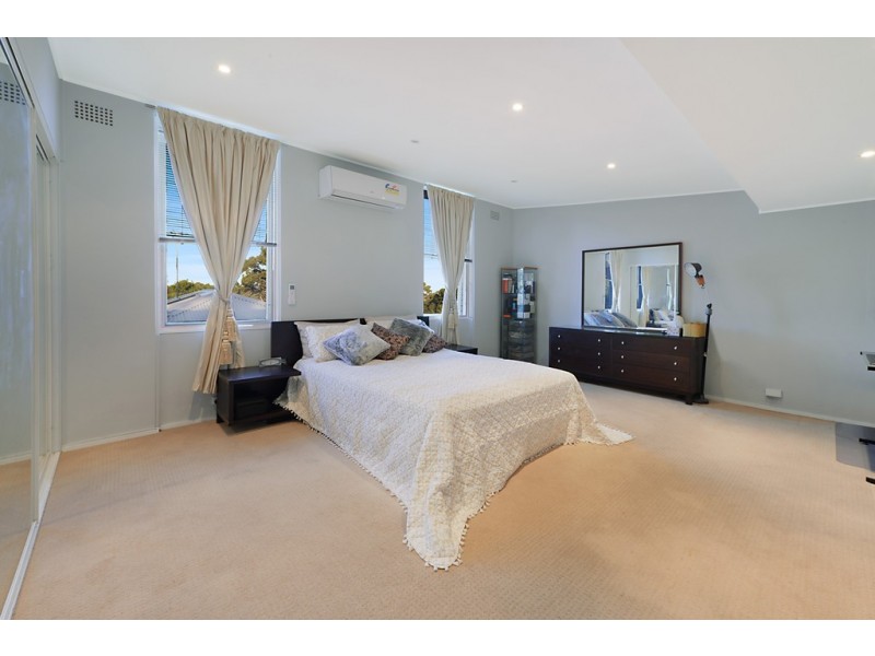 11 Kittani Street, Kirrawee NSW 2232