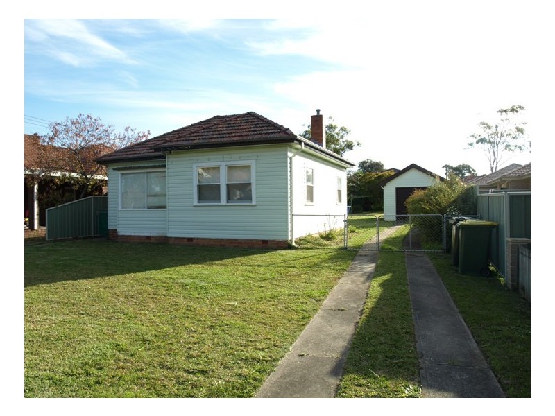 7 Chruchill Avenue, Kirrawee NSW 2232