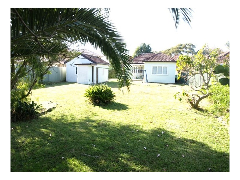 7 Chruchill Avenue, Kirrawee NSW 2232