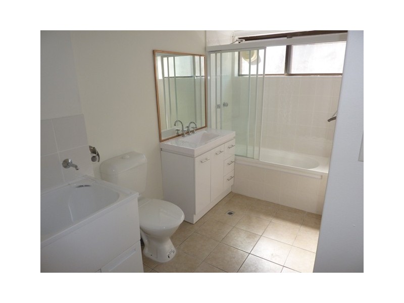 8/125 Oak, Kirrawee NSW 2232