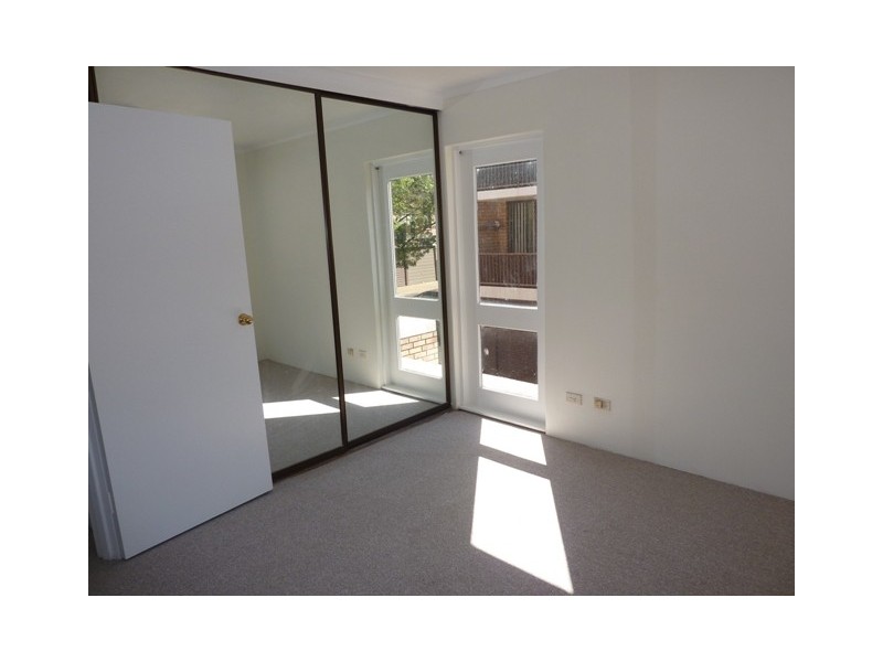 8/125 Oak, Kirrawee NSW 2232