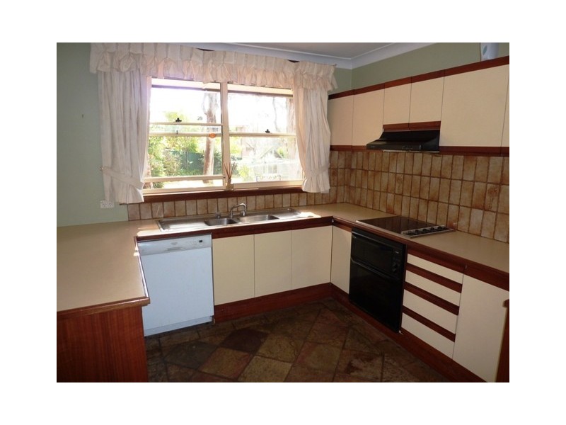 7 Wanganui Road, Kirrawee NSW 2232