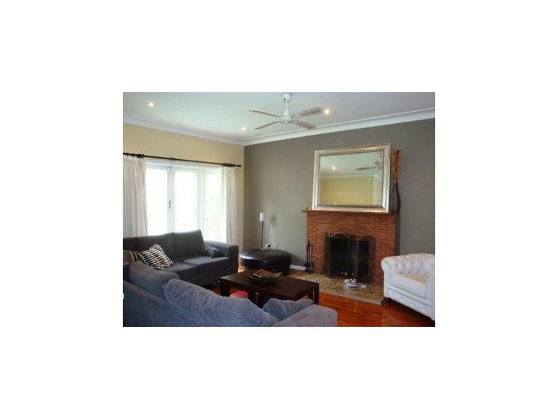 409 President Avenue, Kirrawee NSW 2232