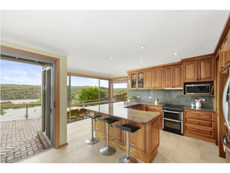 38 Mansion Point Rd, Grays Point NSW 2232