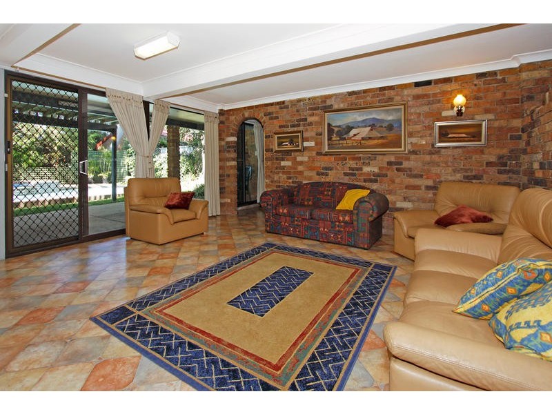 10 Wanganui Road, Kirrawee NSW 2232