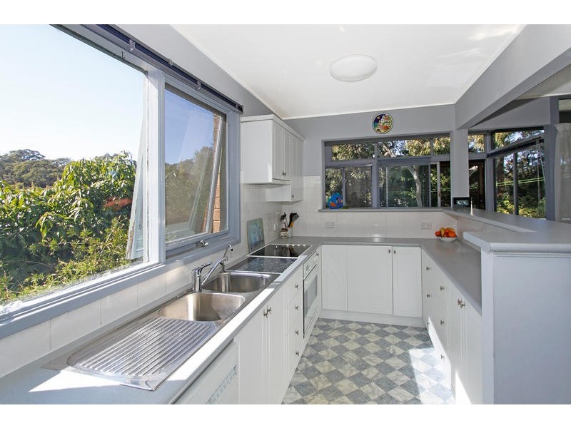 10 Wanganui Road, Kirrawee NSW 2232