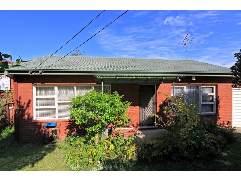 8 Calga Place, Sylvania NSW 2224