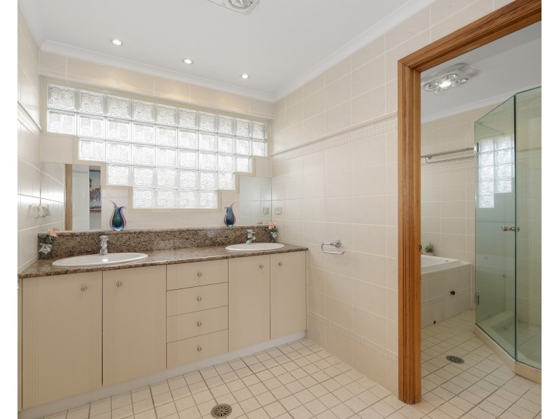 10 Warcoo Avenue, Gymea Bay NSW 2227