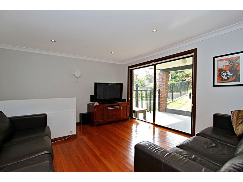 9 Gore Avenue, Kirrawee NSW 2232