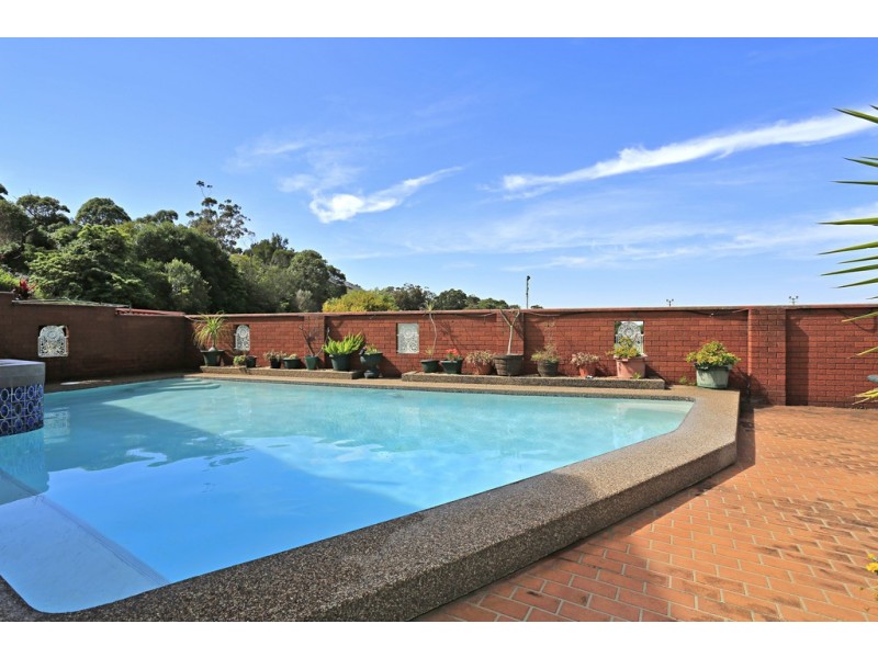 2 Calga Place, Sylvania NSW 2224