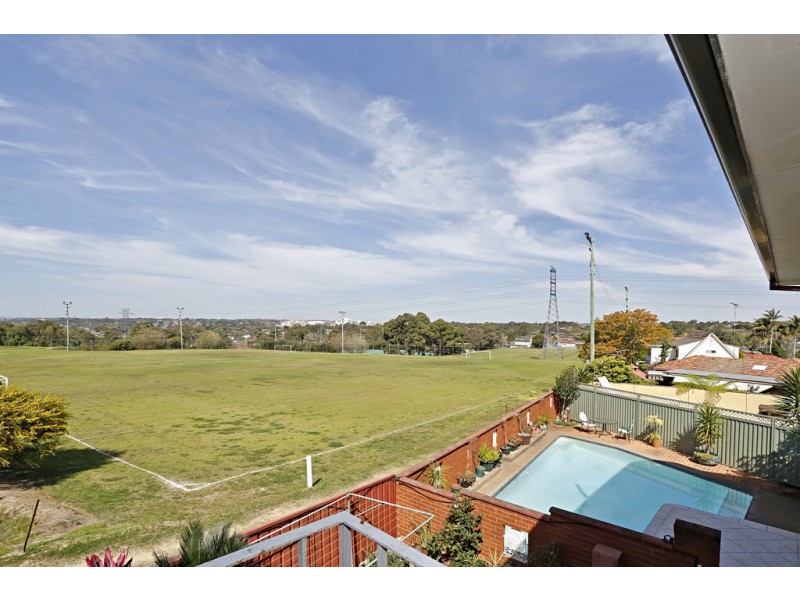 2 Calga Place, Sylvania NSW 2224