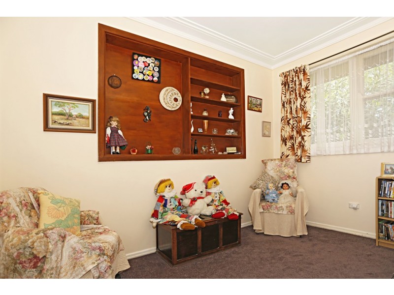 18 Erang Ave, Kirrawee NSW 2232