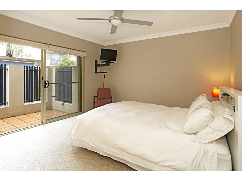 8/84 Glencoe Street, Sutherland NSW 2232