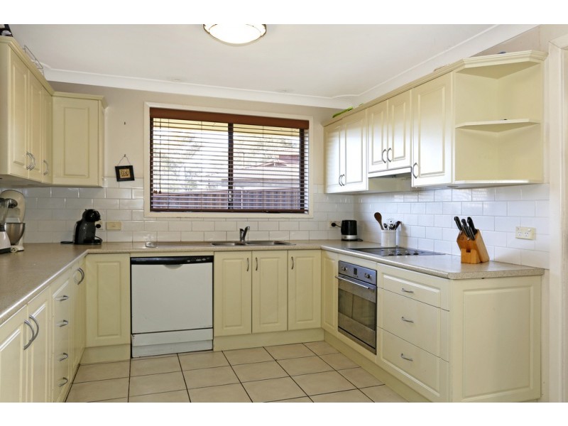 4 Larool Place, Engadine NSW 2233