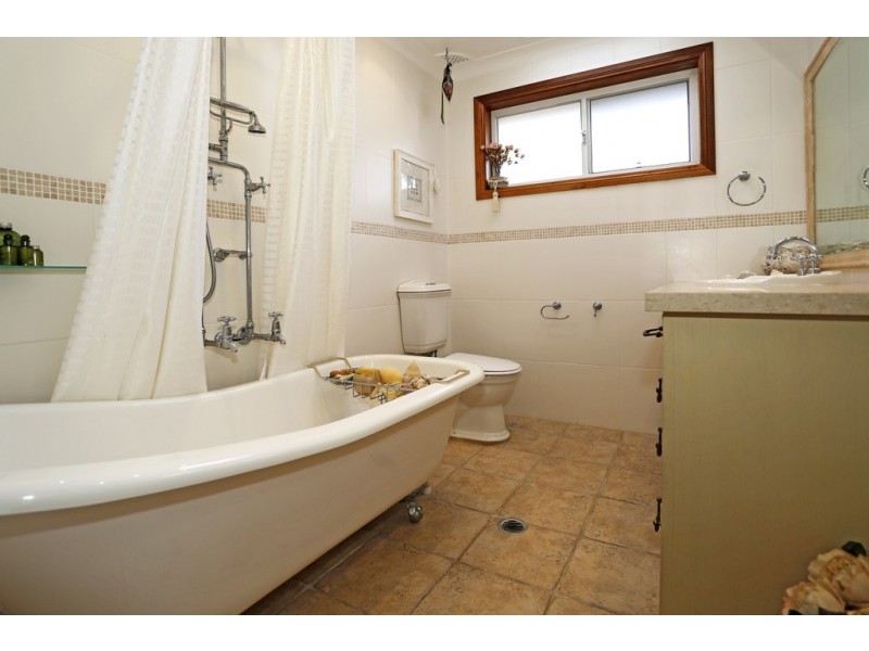 1 Cedar Place, Kirrawee NSW 2232