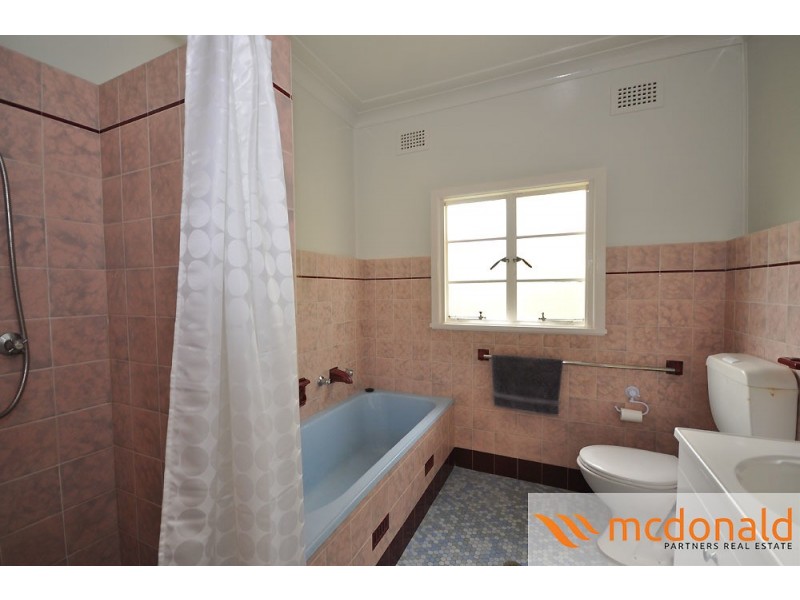 77 Arcadia Ave, Gymea Bay NSW 2227