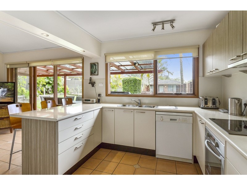 10 Tea Tree Place, Kirrawee NSW 2232