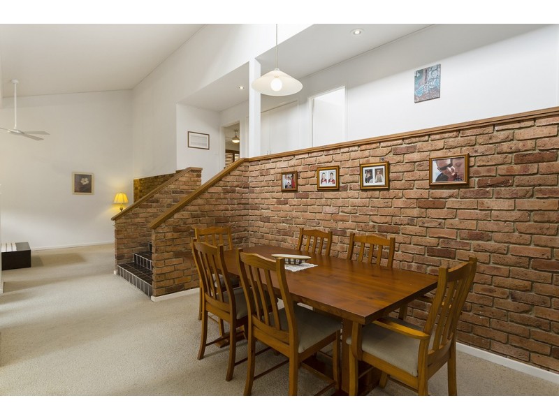 10 Tea Tree Place, Kirrawee NSW 2232