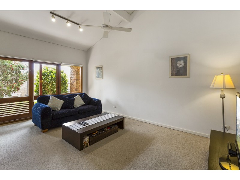 10 Tea Tree Place, Kirrawee NSW 2232