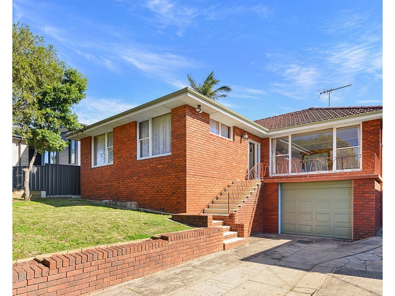 9 Bolaro Ave, Gymea NSW 2227