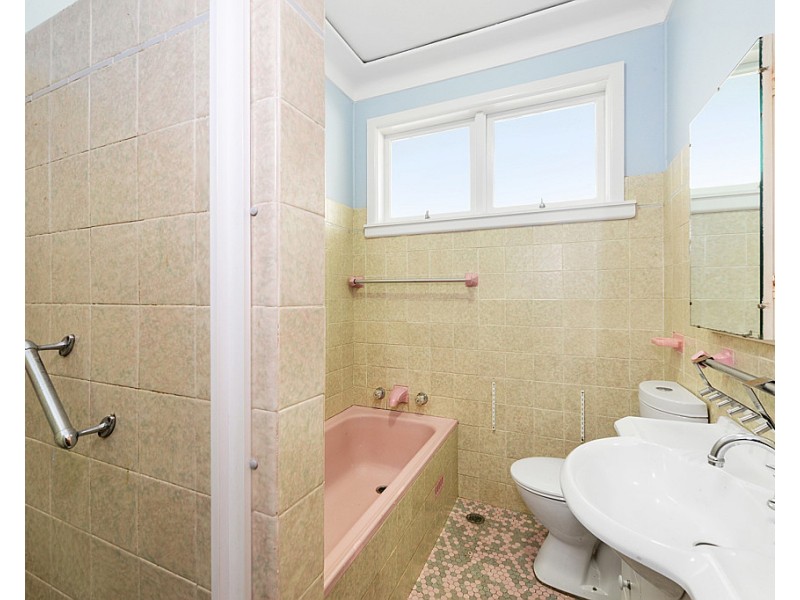 9 Bolaro Ave, Gymea NSW 2227