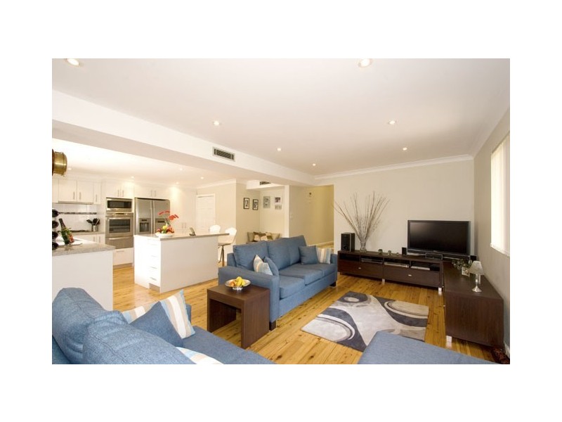 15 PHILLIP AVENUE, Seaforth NSW 2092