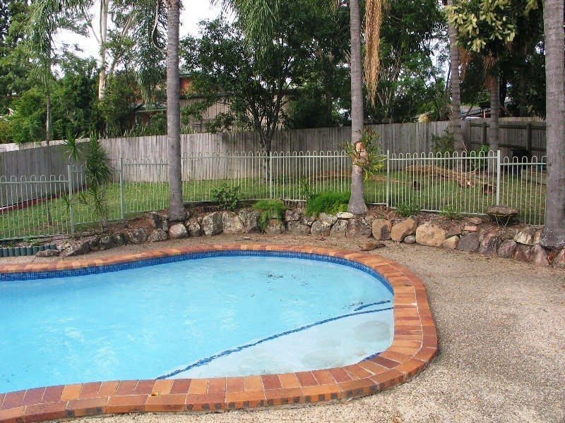 Highland Park QLD 4211
