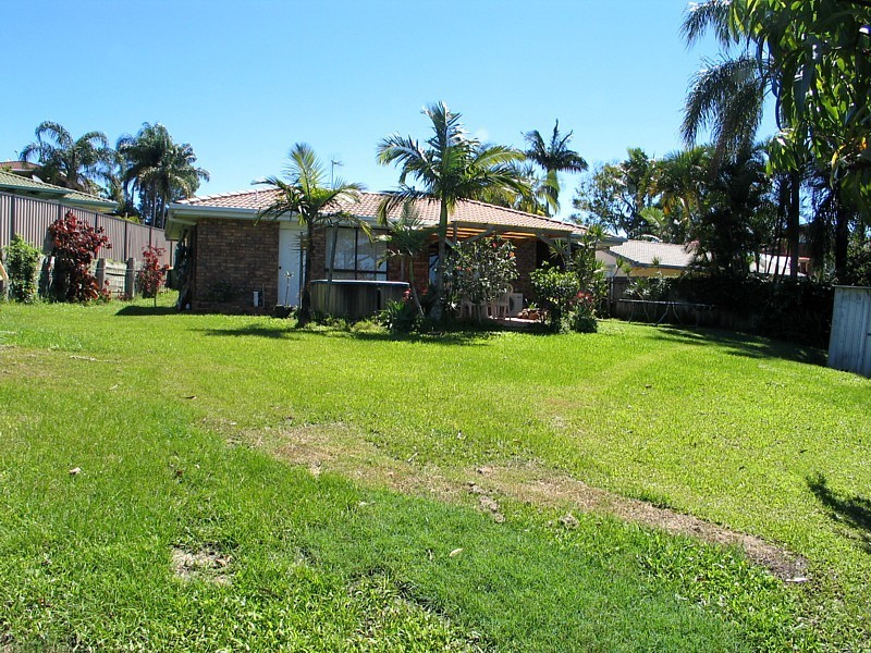 6 Remount Pl, Carrara QLD 4211