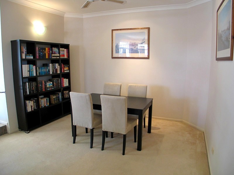 3 Elsemore Crt, Carrara QLD 4211