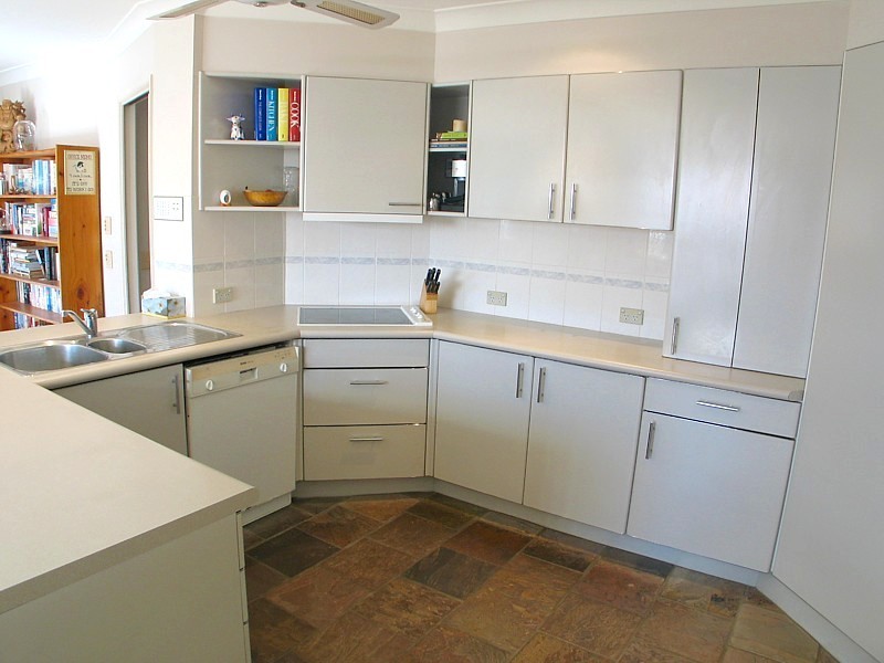 3 Elsemore Crt, Carrara QLD 4211