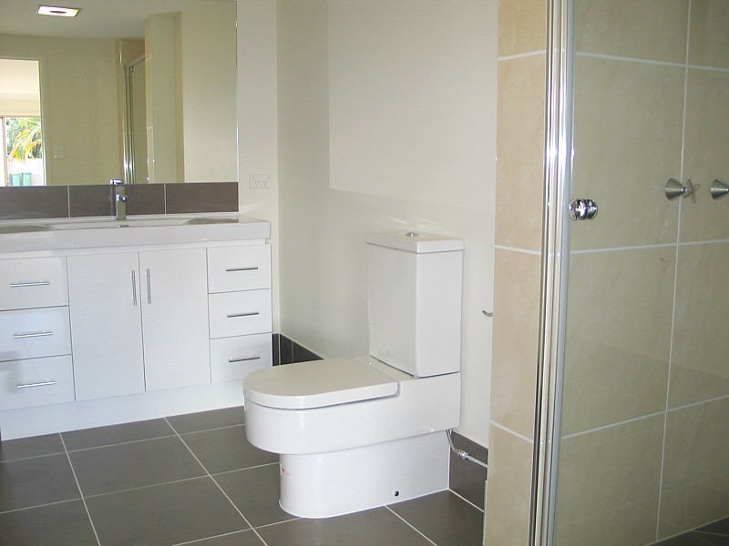 Highland Park QLD 4211