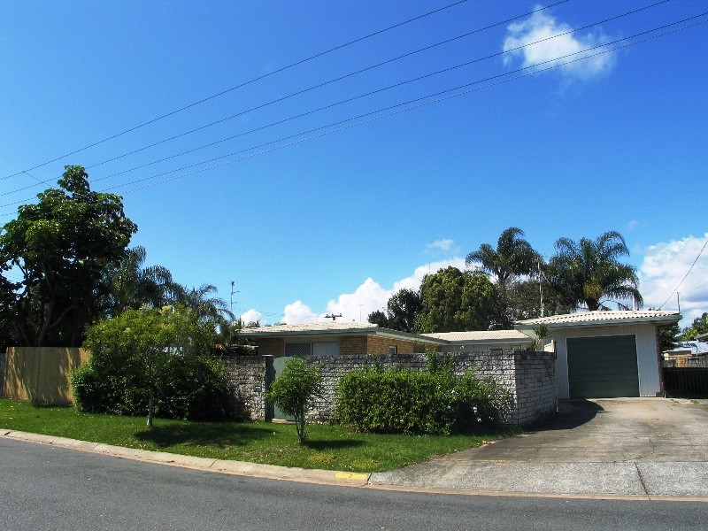 2 Ensenada Court, Broadbeach Waters QLD 4218