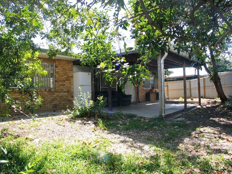 2 Ensenada Court, Broadbeach Waters QLD 4218