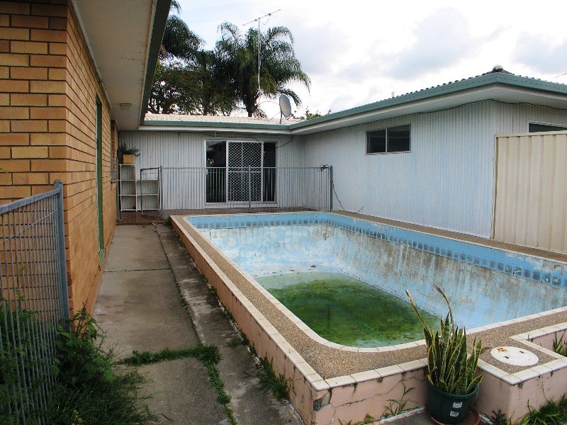 2 Ensenada Court, Broadbeach Waters QLD 4218