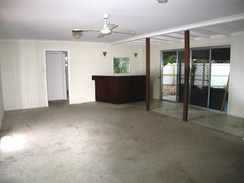 2 Ensenada Court, Broadbeach Waters QLD 4218
