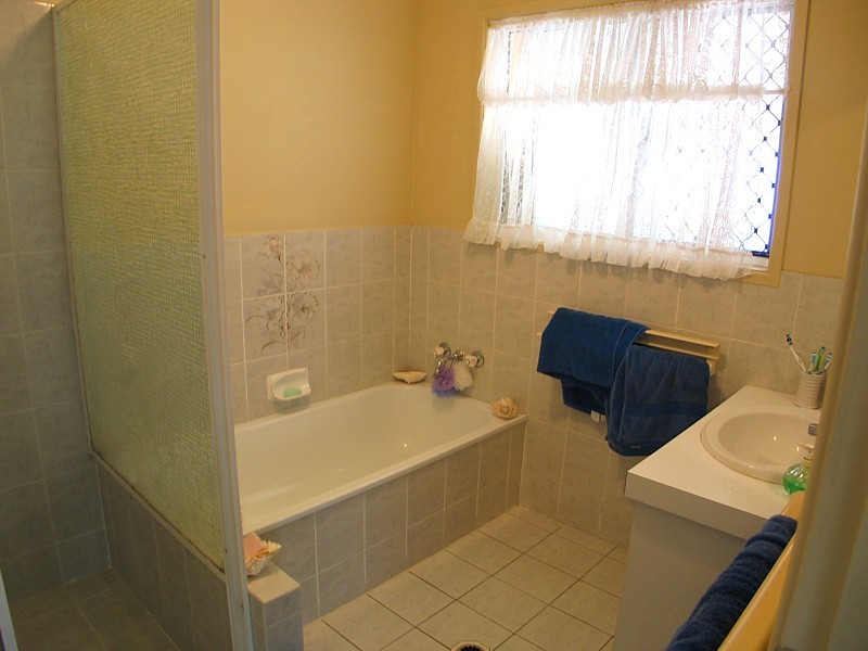 20 Bradstone Rd, Carrara QLD 4211