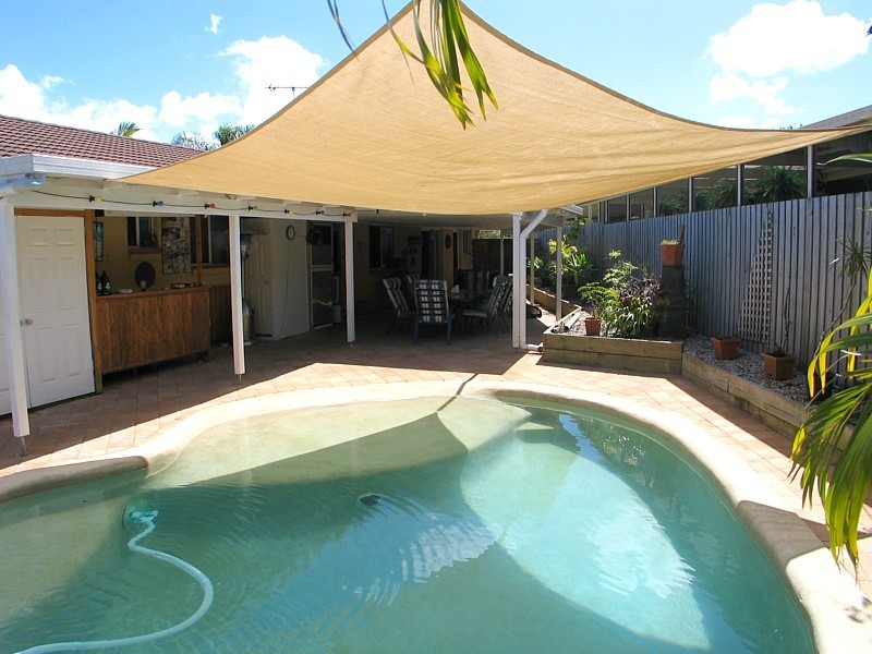 20 Bradstone Rd, Carrara QLD 4211