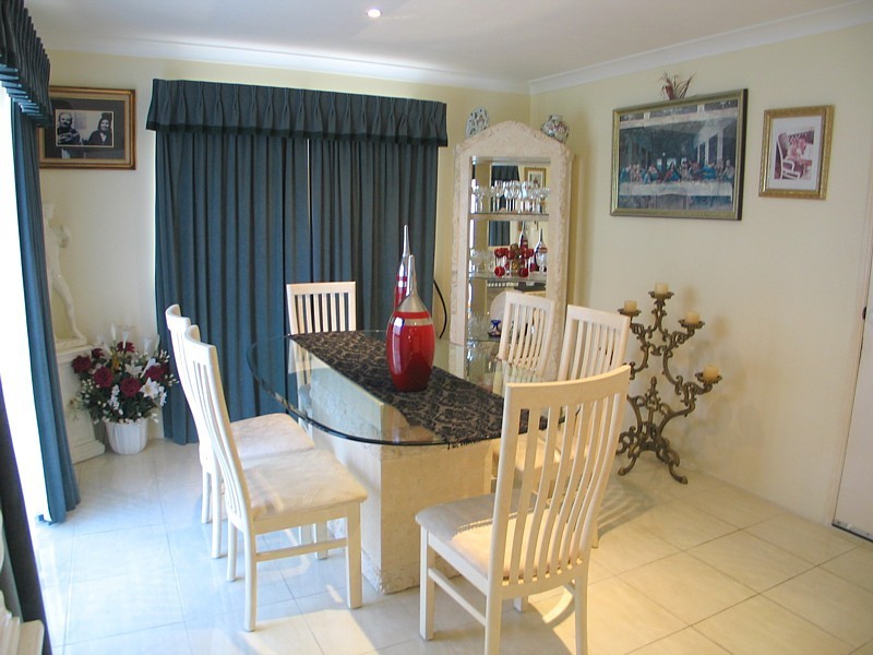 6 Kenley Ct, Carrara QLD 4211