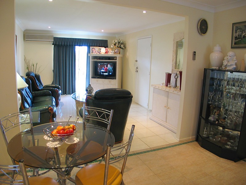 6 Kenley Ct, Carrara QLD 4211