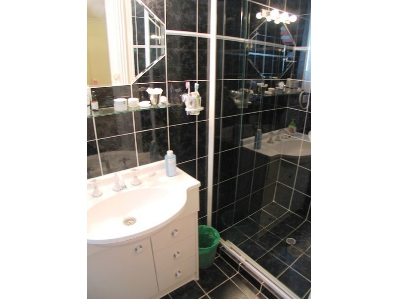 6 Kenley Ct, Carrara QLD 4211